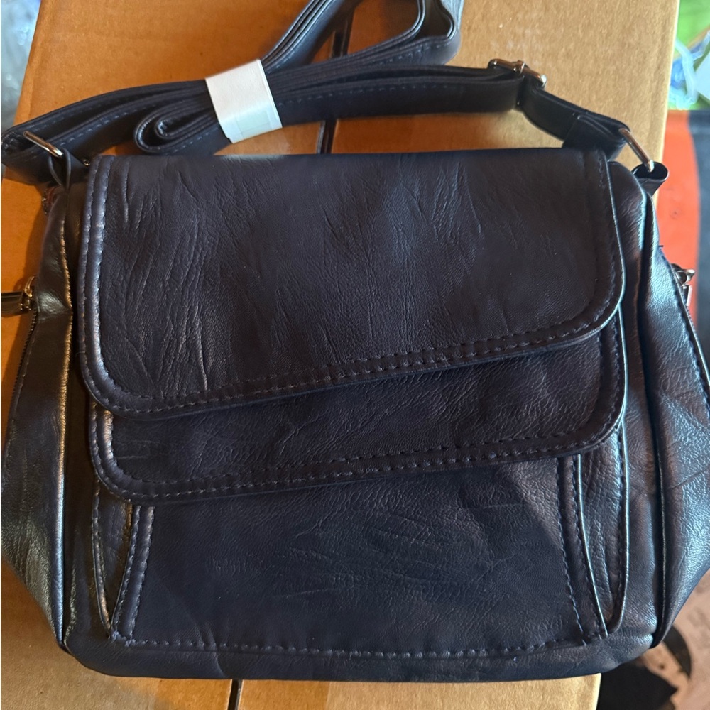 Elegant Leather Crossbody Bag